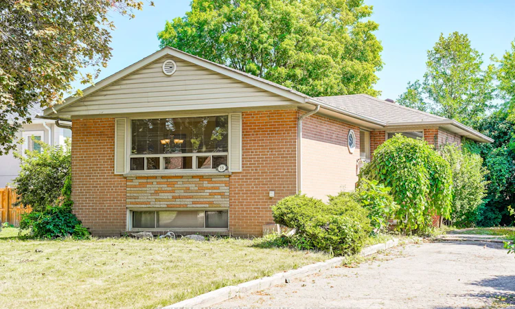 18 Mcclure Avenue
