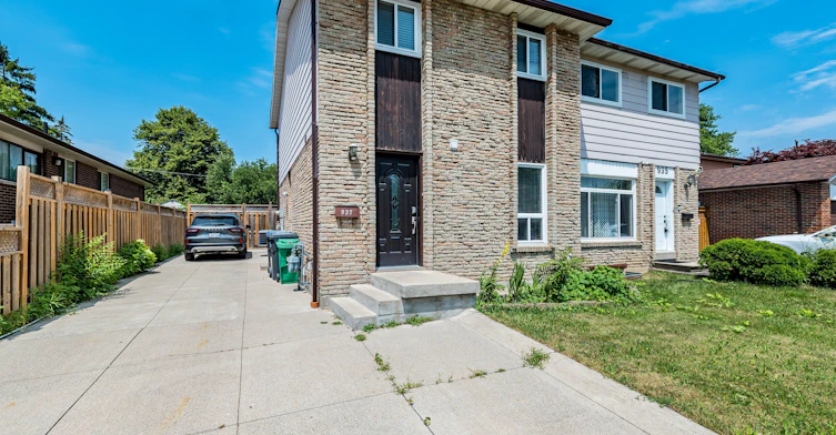 Upper-937 Blairholm Avenue, Mississauga, ON, L5C 1G5