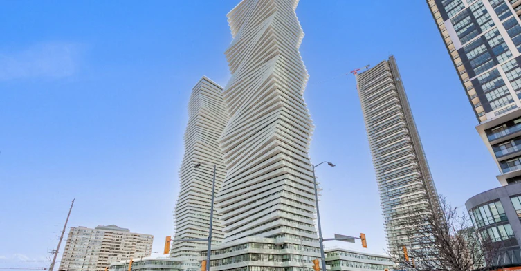1107-3900 Confederation Parkway, Mississauga, ON, L5B 0M3