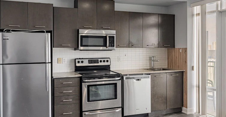 1101-360 Square One Drive, Mississauga, ON, L5B 0G7 - 4