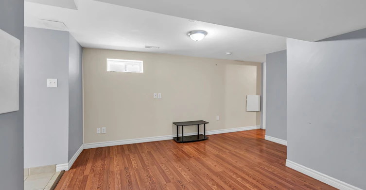 65 Kirknewton Road, Toronto, ON, M6E 3X9 - 12
