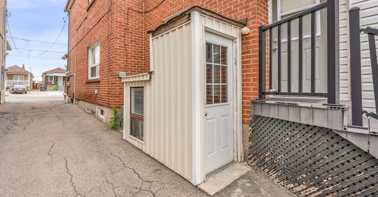 65 Kirknewton Road, Toronto, ON, M6E 3X9 - 3