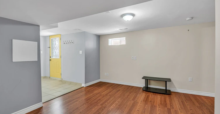 65 Kirknewton Road, Toronto, ON, M6E 3X9 - 11