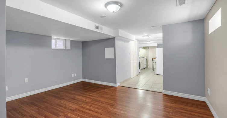 65 Kirknewton Road, Toronto, ON, M6E 3X9 - 10