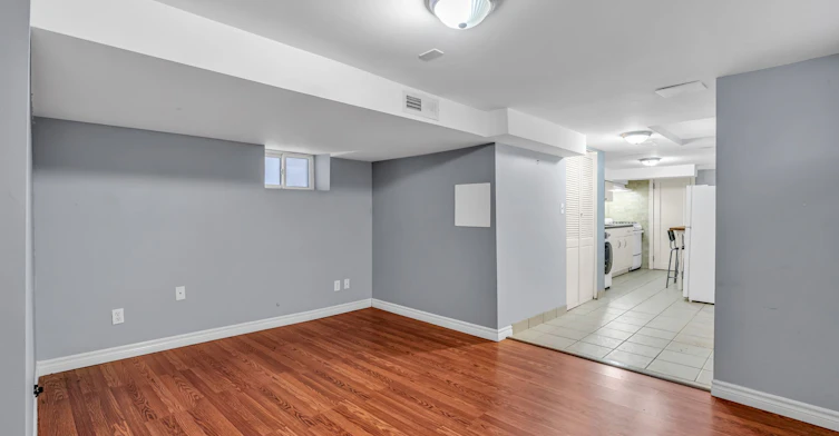 65 Kirknewton Road, Toronto, ON, M6E 3X9 - 9