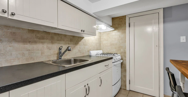65 Kirknewton Road, Toronto, ON, M6E 3X9 - 17