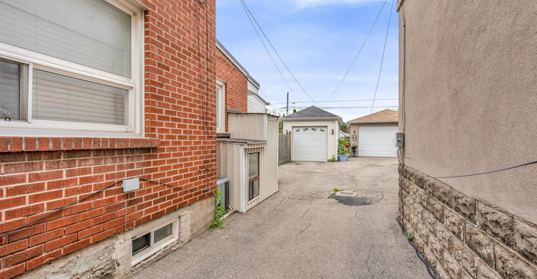 65 Kirknewton Road, Toronto, ON, M6E 3X9 - 2