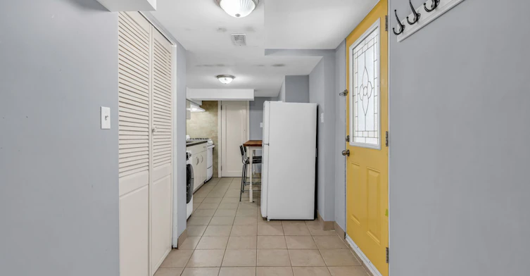 65 Kirknewton Road, Toronto, ON, M6E 3X9 - 13