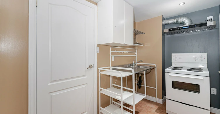 26 Glencastle Square, Brampton, ON, L6S 2H8 - 2