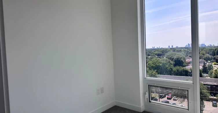810-4010 Eglinton Avenue W, Toronto, ON, M9A 0G5 - 2