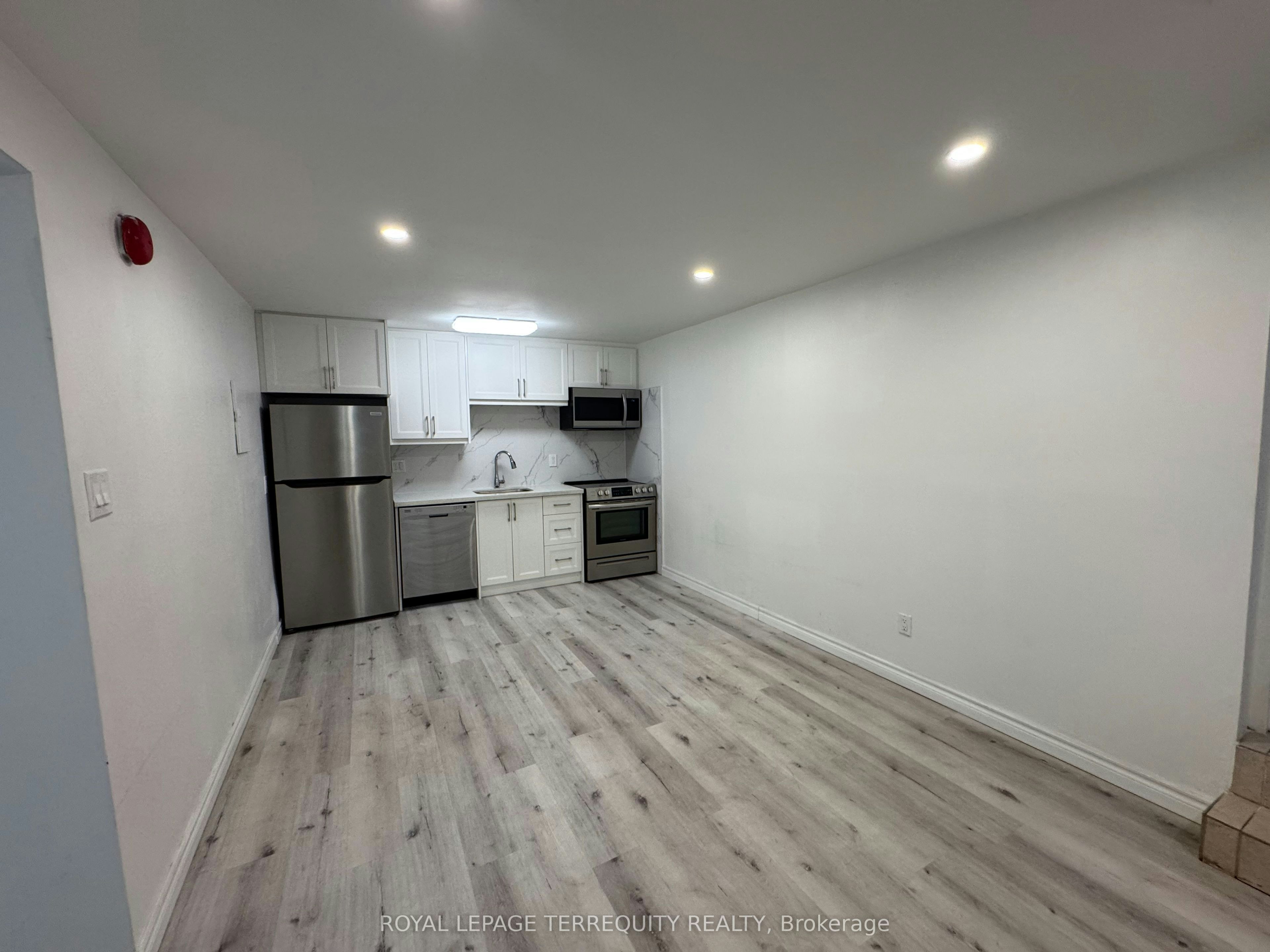 Unit 3-118 Christie Street, Toronto, ON, M6G 3B2