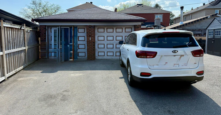 Upper-132 Brookhaven Drive, Toronto, ON, M6M 4P2 - 11