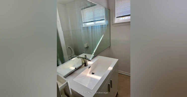 Upper-132 Brookhaven Drive, Toronto, ON, M6M 4P2 - 8