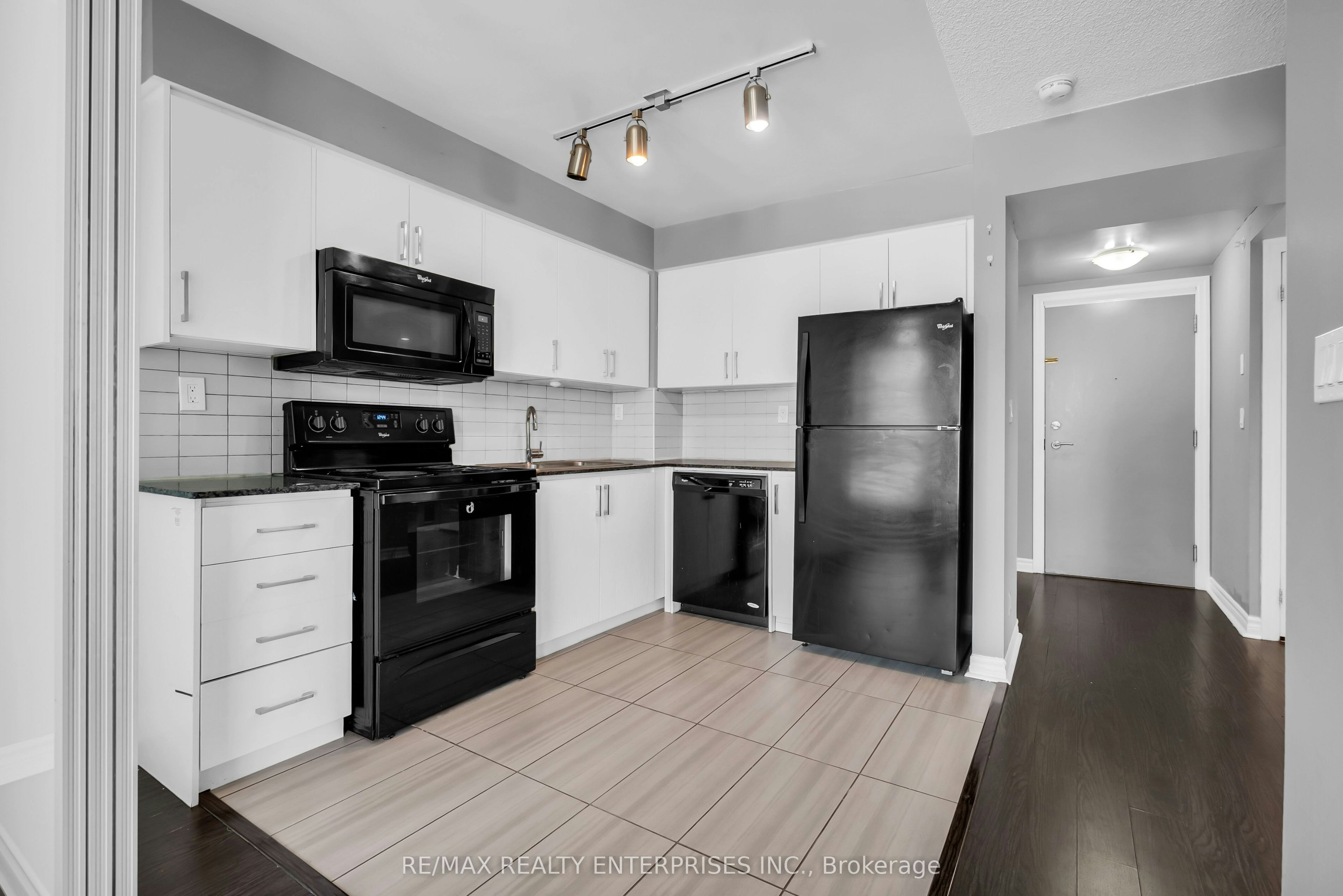 522-80 Esther Lorrie Drive, Toronto, ON, M9W 4V1 - 7
