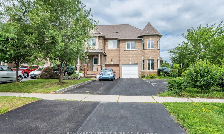 629 Lumberton Crescent