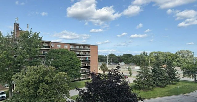 2-409-515 North Service Road, Mississauga, ON, L5A 1B3 - 10
