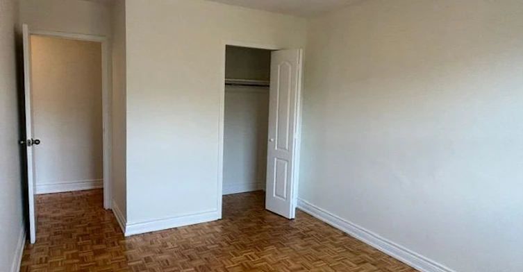 2-409-515 North Service Road, Mississauga, ON, L5A 1B3 - 5