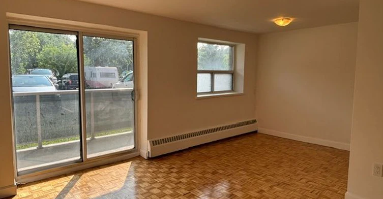 2-102-515 North Service Road, Mississauga, ON, L5A 1B3 - 5