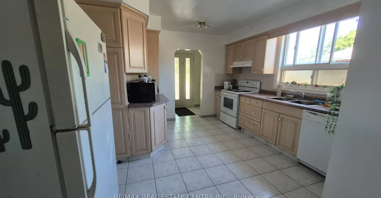 Upper-71 Gunton Drive, Toronto, ON, M9W 3H3 - 10