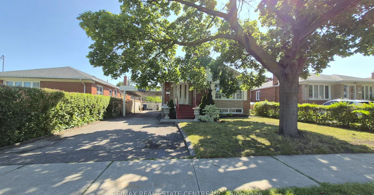 Upper-71 Gunton Drive, Toronto, ON, M9W 3H3
