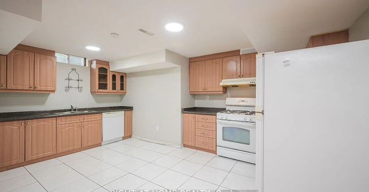 1724 Samuelson Circle, Mississauga, ON, L5N 7Z5 - 31