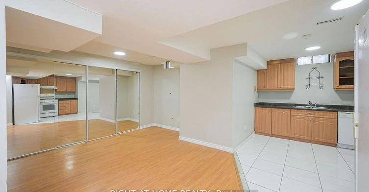 1724 Samuelson Circle, Mississauga, ON, L5N 7Z5 - 29