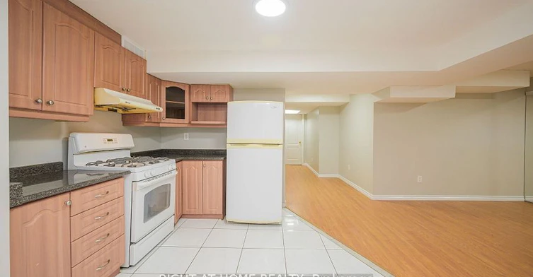 1724 Samuelson Circle, Mississauga, ON, L5N 7Z5 - 30