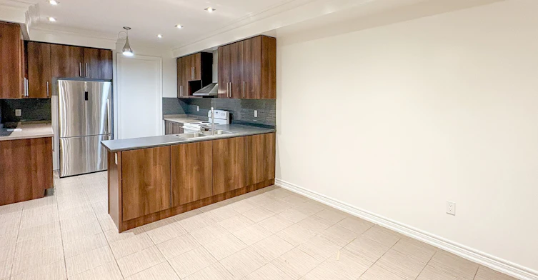 160 Bob Yuill Drive, Toronto, ON, M9M 0B1 - 10