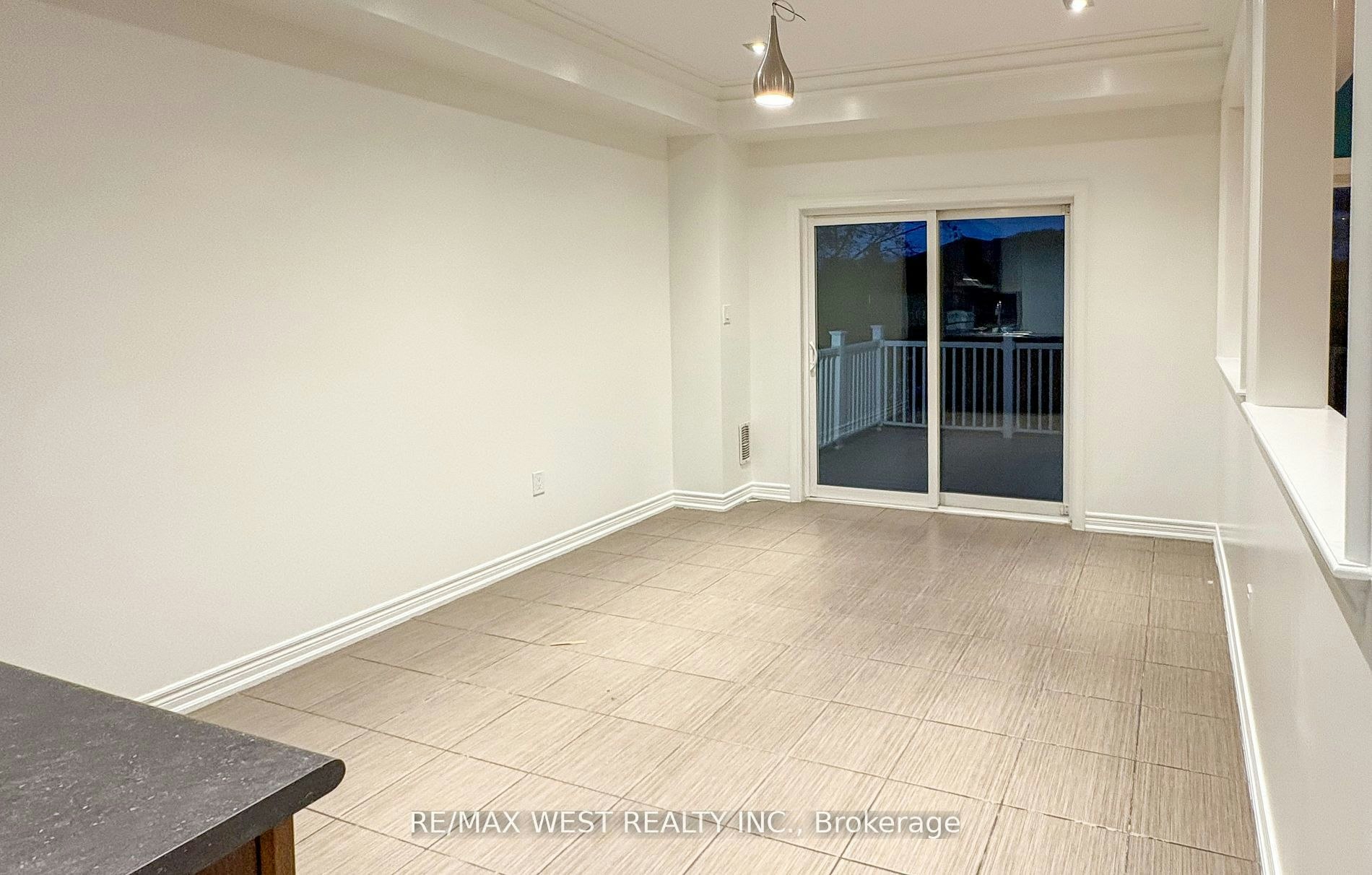 160 Bob Yuill Drive, Toronto, ON, M9M 0B1 - 11