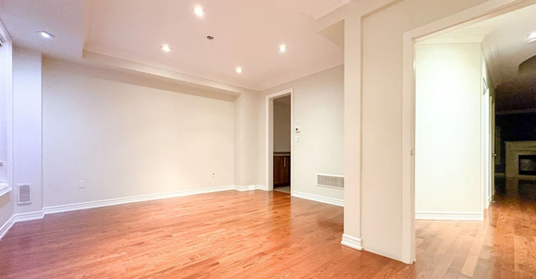 160 Bob Yuill Drive, Toronto, ON, M9M 0B1 - 3