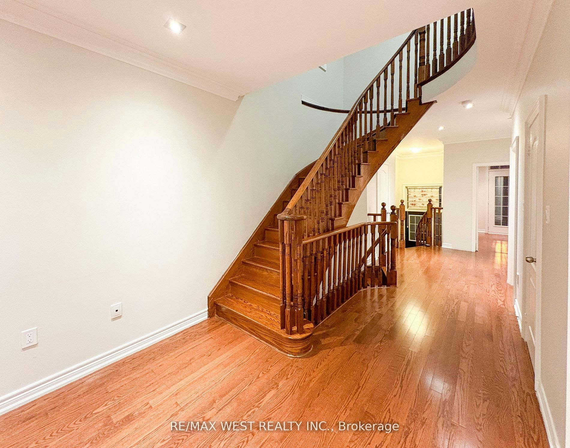 160 Bob Yuill Drive, Toronto, ON, M9M 0B1 - 15