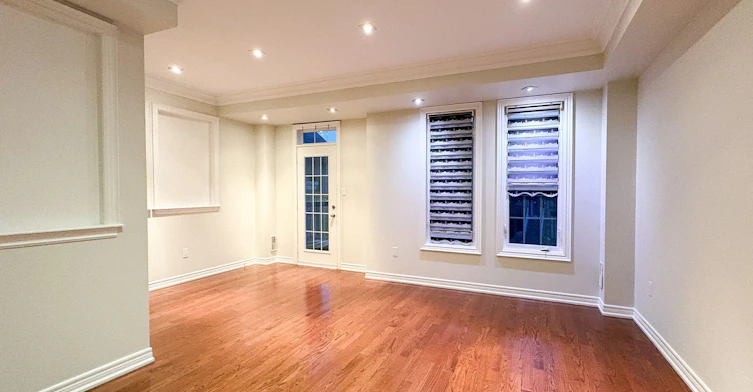 160 Bob Yuill Drive, Toronto, ON, M9M 0B1 - 4