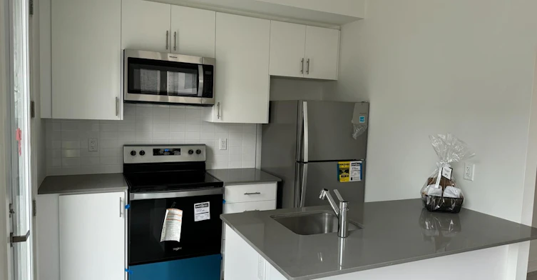 2-3562 Colonial Drive, Mississauga, ON, L5L 5R9 - 5
