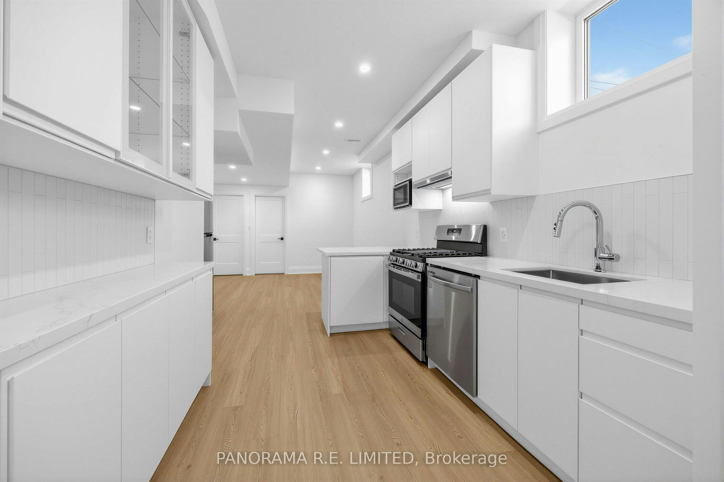 Lower-606 Abana Road, Mississauga, ON, L5A 1H4 - 4