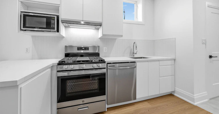 Lower-606 Abana Road, Mississauga, ON, L5A 1H4 - 6