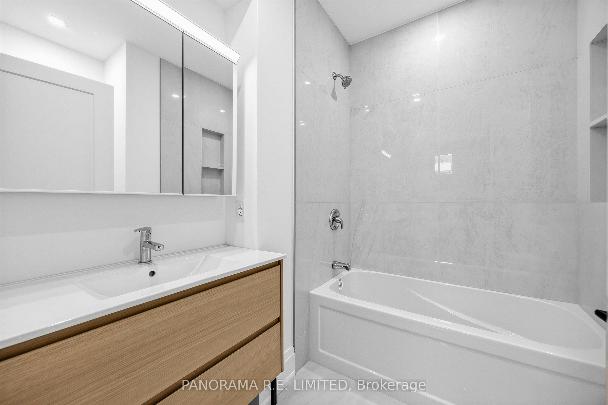 Lower-606 Abana Road, Mississauga, ON, L5A 1H4 - 12