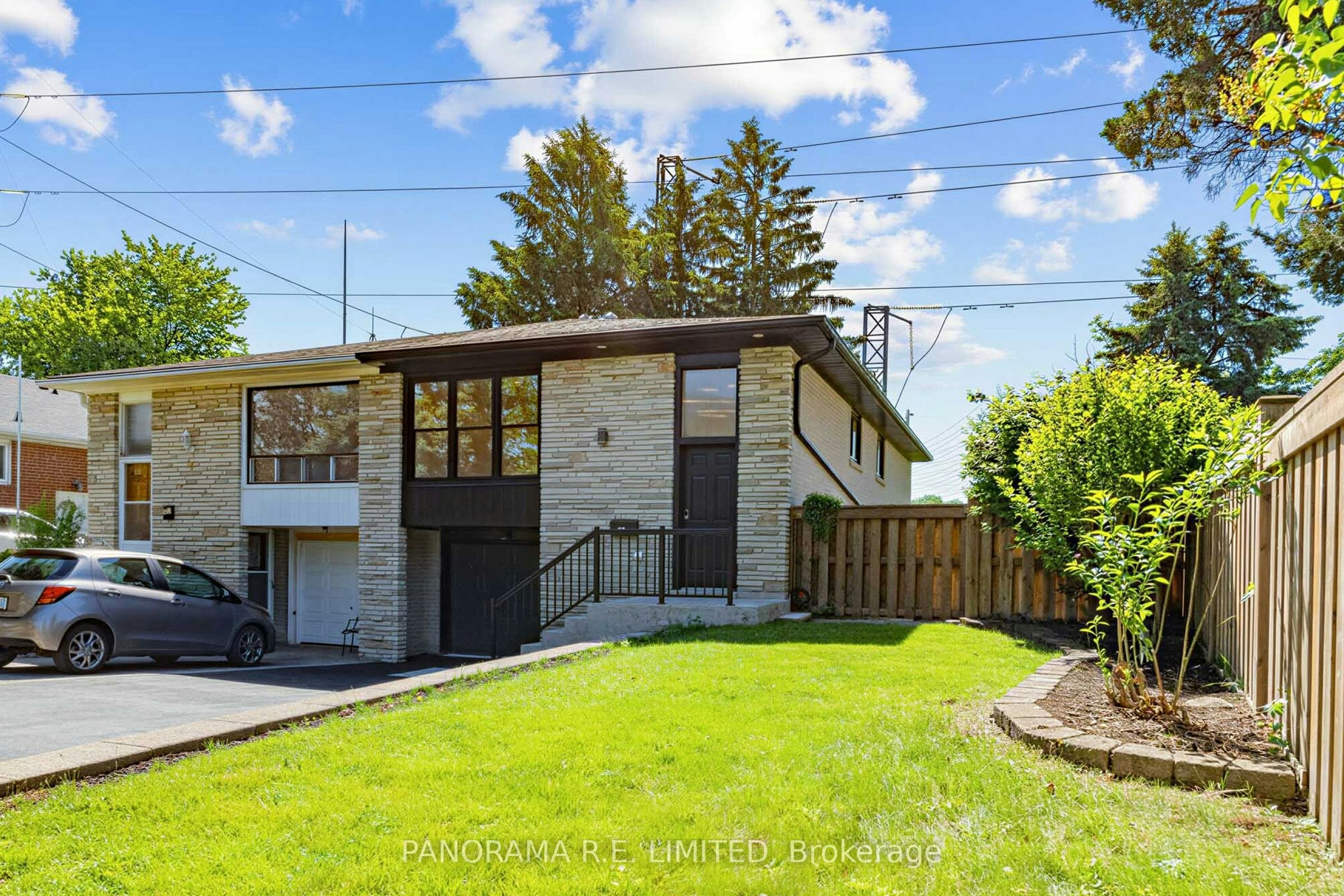 Lower-606 Abana Road, Mississauga, ON, L5A 1H4 - 2