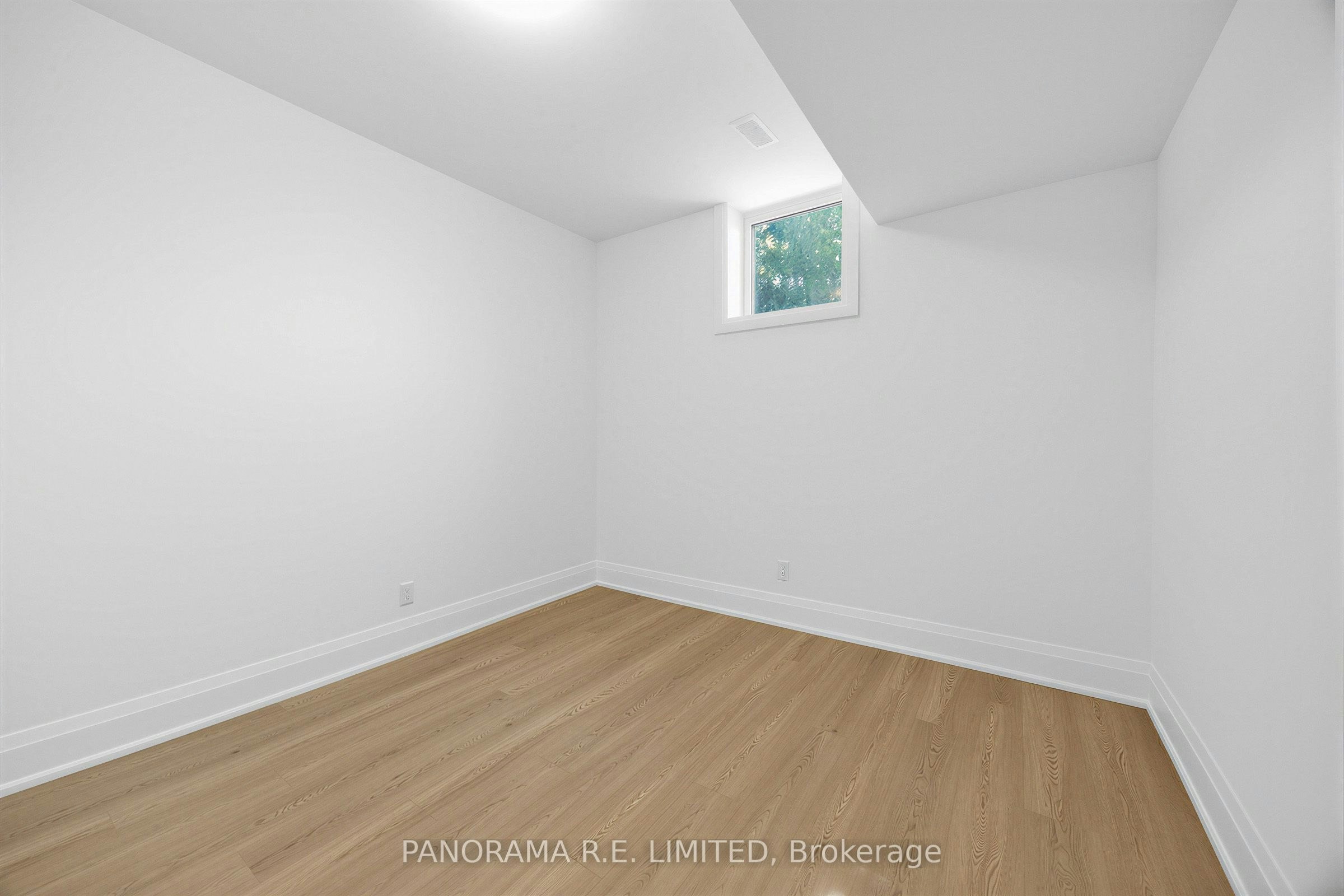 Lower-606 Abana Road, Mississauga, ON, L5A 1H4 - 11
