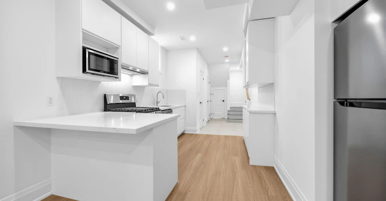 Lower-606 Abana Road, Mississauga, ON, L5A 1H4 - 5