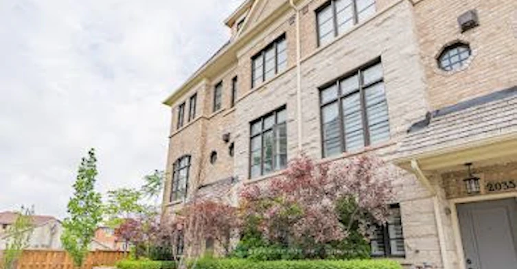 2037 Queensborough Gate, Mississauga, ON, L5M 0Y1 - 2