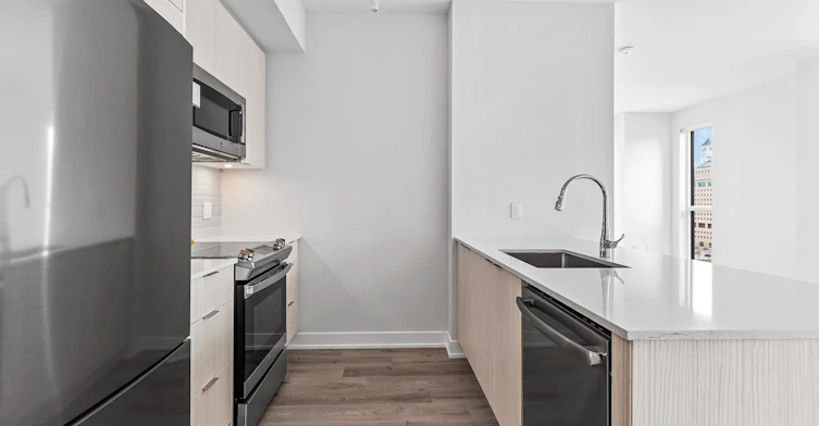 1003-430 Square One Drive, Mississauga, ON, L5B 0L6 - 3