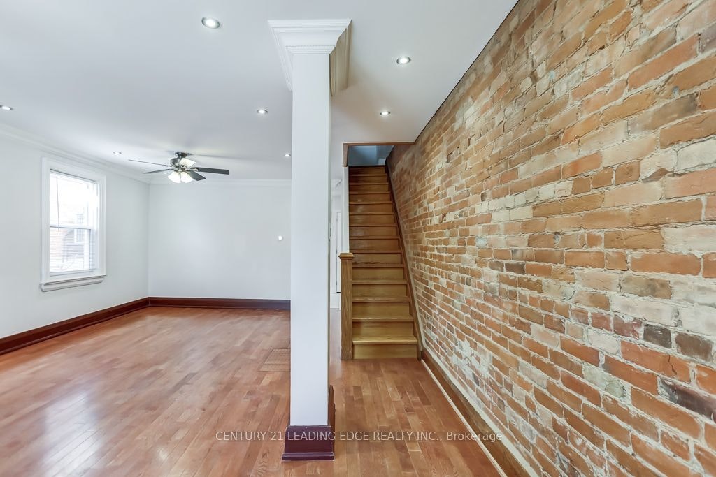 26 Grandville Avenue, Toronto, ON, M6N 4T9 - 2