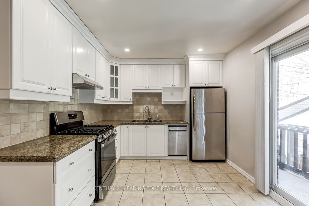 26 Grandville Avenue, Toronto, ON, M6N 4T9 - 13