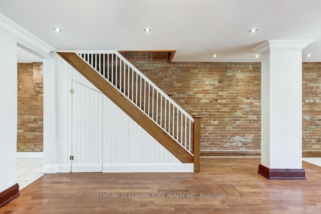 26 Grandville Avenue, Toronto, ON, M6N 4T9 - 14