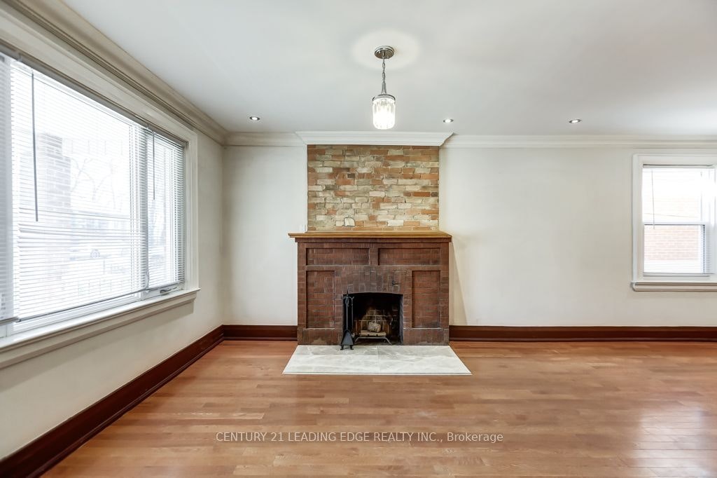 26 Grandville Avenue, Toronto, ON, M6N 4T9 - 3