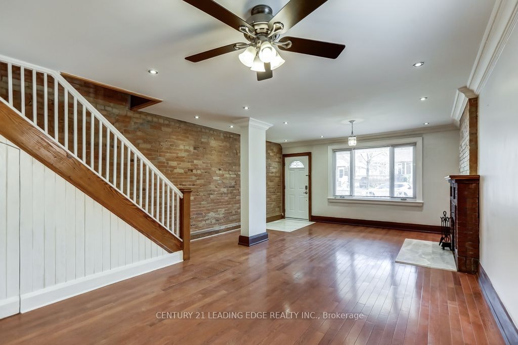 26 Grandville Avenue, Toronto, ON, M6N 4T9 - 10