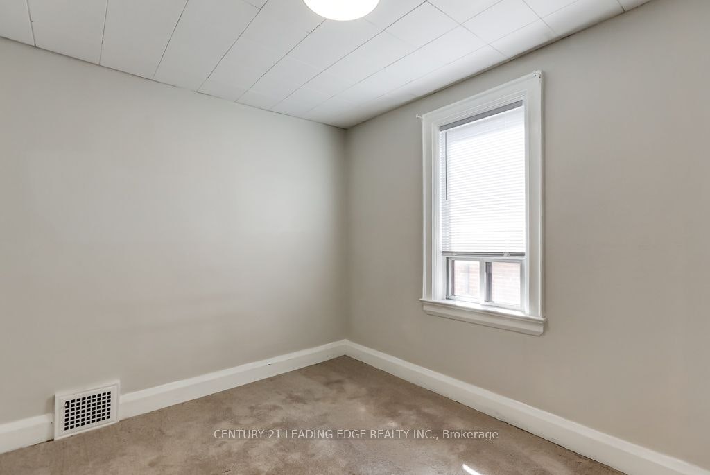 26 Grandville Avenue, Toronto, ON, M6N 4T9 - 18