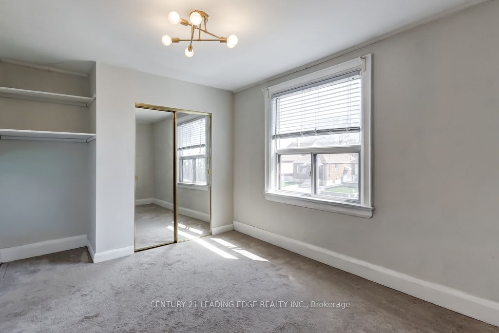 26 Grandville Avenue, Toronto, ON, M6N 4T9 - 17