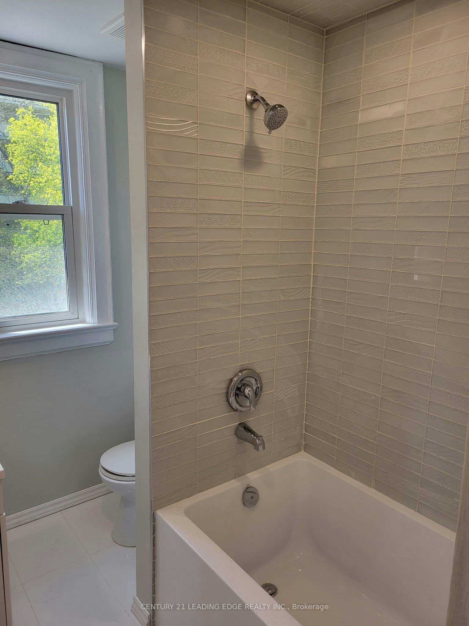 26 Grandville Avenue, Toronto, ON, M6N 4T9 - 23