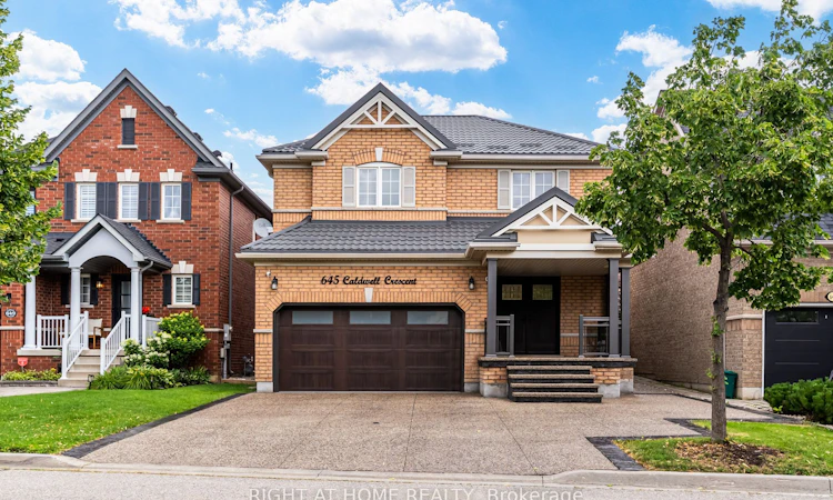 645 Caldwell Crescent